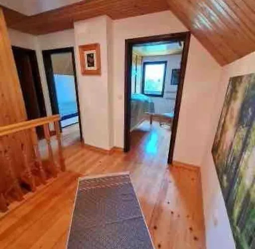 Idyllisches Haus In Der